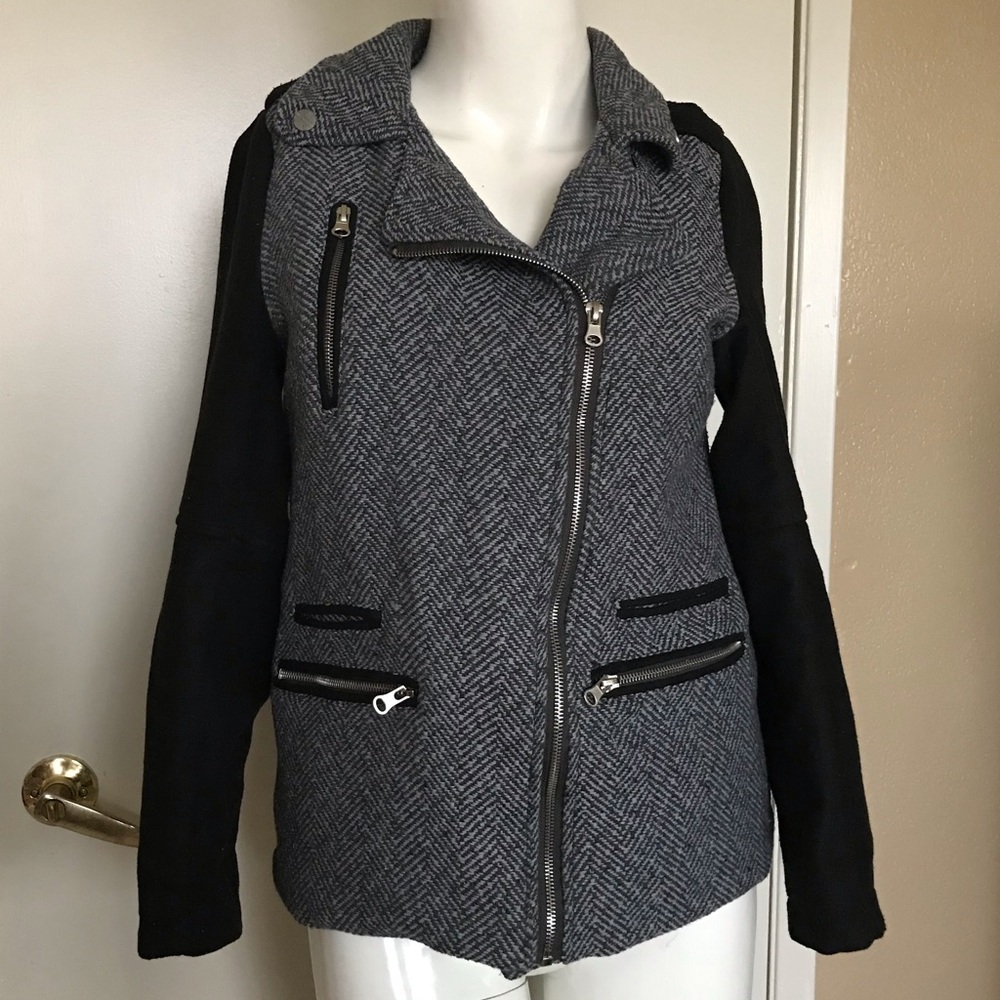 Miss London Color Block Cross Zip Front Jacket